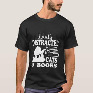Camiseta El amor por un libro de gatos lindo fácilmente dis