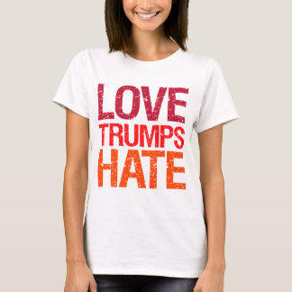 Camiseta El amor triunfa sobre el odio contra Trump