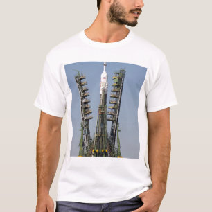 Camiseta El andamio del lanzamiento se aumenta en lugar