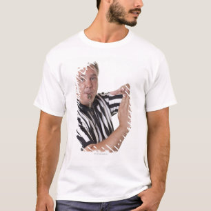 Camiseta El árbitro con tiempo hacia fuera señala y silba