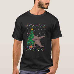 Camiseta El árbol de navidad de Maine con adornos alumbró a