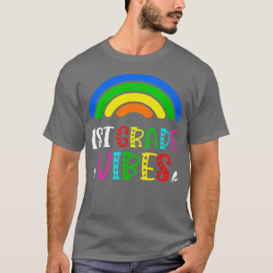 Camiseta El arcoiris de 1º grado vibra de vuelta a los esco