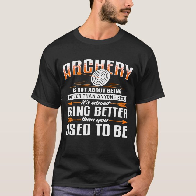 Camiseta El Arquero No Se Trata De Ser Mejor Que Cualquier  (Anverso)