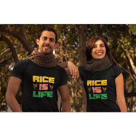 Camiseta El arroz es diseño de tipografía divertida de la v