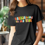 Camiseta El Asesoramiento Es Mi Vibe Tee, Consejero, Terapi<br><div class="desc">La camiseta de Groovy "consejería es mi ambiente". Es un regalo fantástico para todo aquel que preste asesoramiento,  incluidos los consejeros escolares,  los terapeutas,  los psicólogos y los abogados.</div>