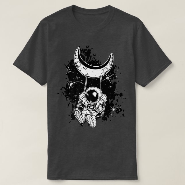 Camiseta El astronauta se balancea en el espacio en el astr (Diseño del anverso)