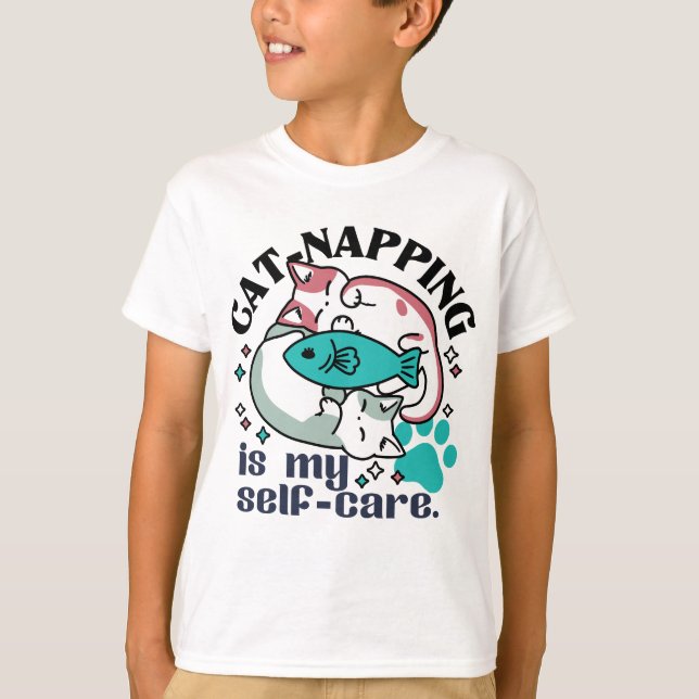 Camiseta El Ataque Al Gato Es Mi Autocuidado: Gatos Cuestos (Anverso)