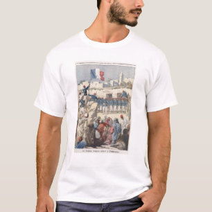 Camiseta El aumento de la bandera francesa en Tombuctú