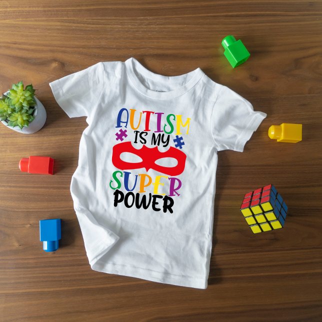 Camiseta El autismo colorido y bonito es mi superpoder (Subido por el creador)