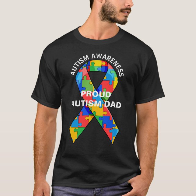 Camiseta El autismo orgulloso y personalizado de papá rompe (Anverso)