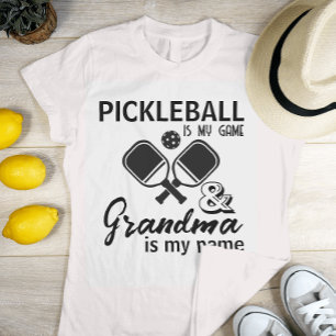 Camiseta El baloncesto es mi abuela del juego es mi nombre