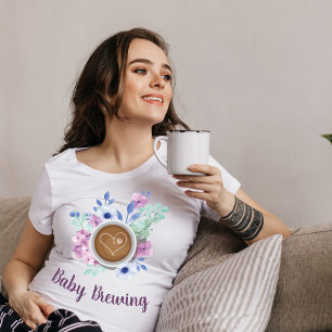 Camiseta El bebé está preparando la ducha bebé, mamá para s