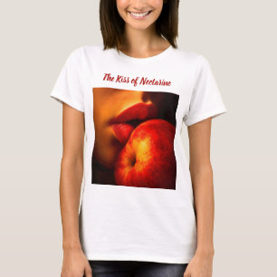 Camiseta El Beso de Nectarina – Un Retrato Íntimo