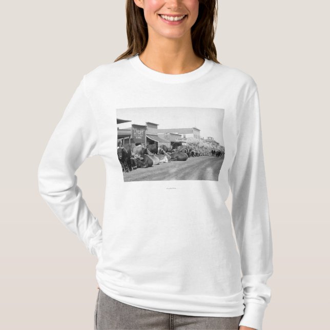 Camiseta El buey combina a lo largo de la calle principal (Anverso)