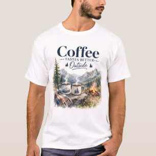 Camiseta El café sabe mejor fuera del campamento de montaña