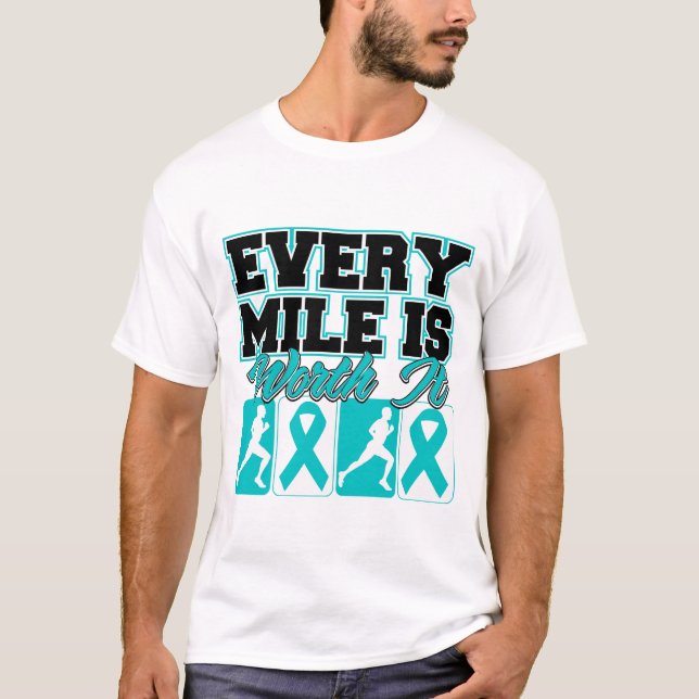 Camiseta El cáncer ovárico para hombre cada milla la vale (Anverso)