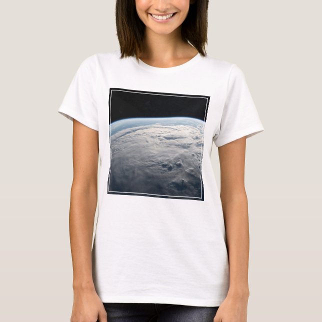 Camiseta El Ciclón Tropical Idai Sobre La Costa De África. (Anverso)