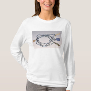 Camiseta El collar, encontró en una momia