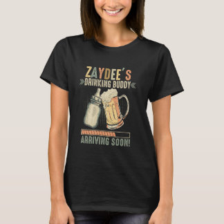 Camiseta El compañero de bebida de Zaydee llega pronto para