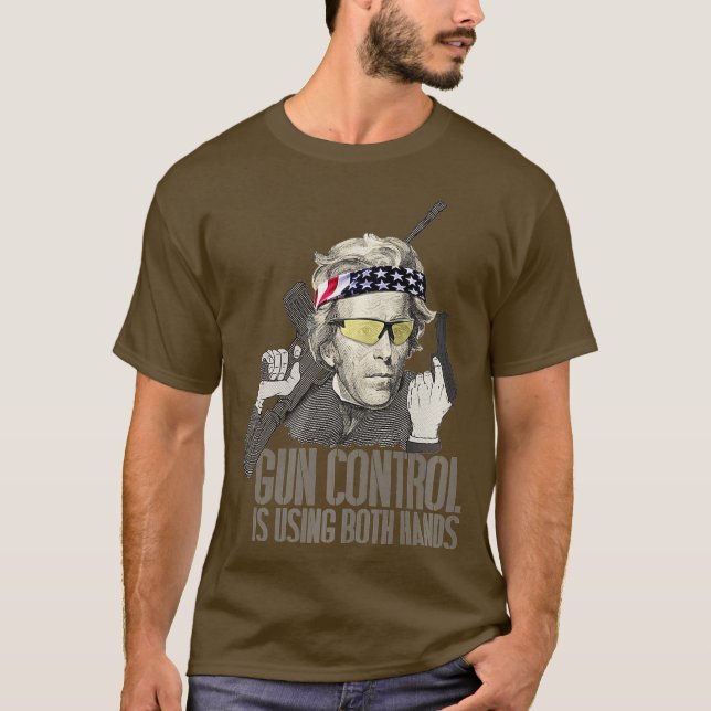 Camiseta El Control De Armas Está Usando Ambas Manos Andrew (Anverso)