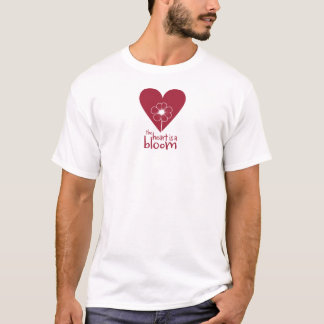 Camiseta El corazón es una T en flor