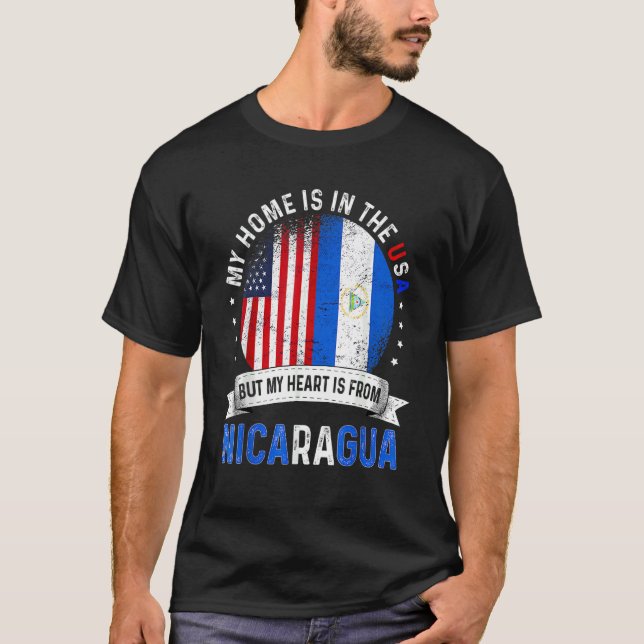 Camiseta El corazón patriota nicaragüense es de Nicaragua (Anverso)