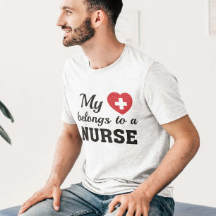 Camiseta El corazón pertenece a la enfermera