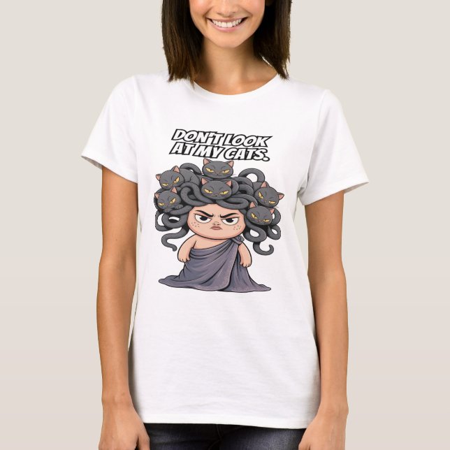 Camiseta El curioso amante del gato Medusa no mira mis gato (Anverso)