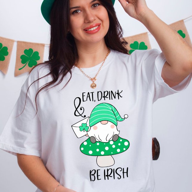 Camiseta El Día de San Patricio, la bebida de comer es un r (Subido por el creador)