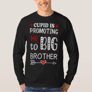Camiseta El día de San Valentín Cupid Me Está Promocionando