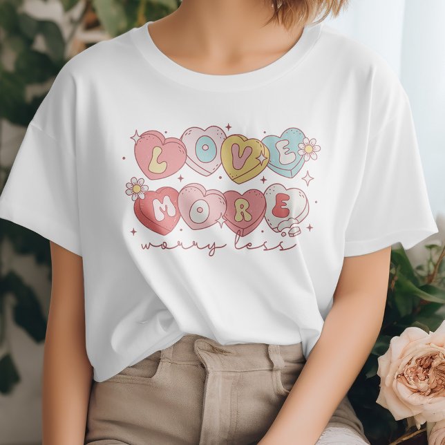 Camiseta El día de San Valentín lindo ama más, preocupa men (Subido por el creador)