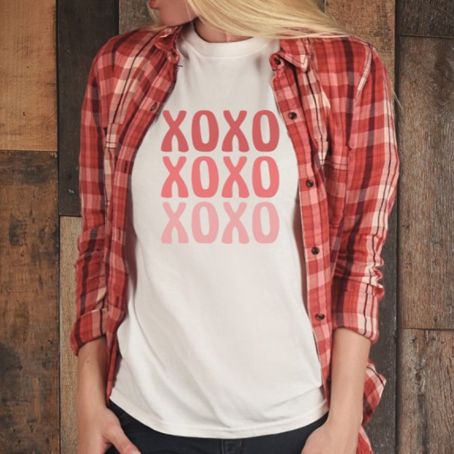 Camiseta El día de San Valentín XOXO (Subido por el creador)