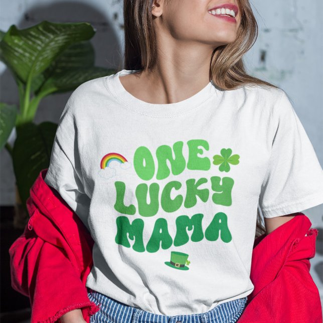 Camiseta El día de una mujer afortunada en San Patricio (Subido por el creador)