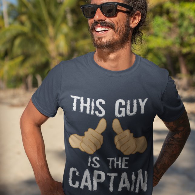 Camiseta El divertido capitán del barco dice: (Subido por el creador)