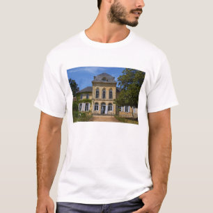 Camiseta El edificio principal del castillo, renovado por