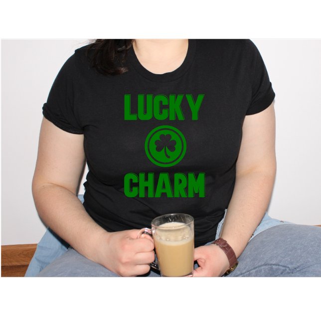 Camiseta el encantador y afortunado día irish shamrock St.  (Subido por el creador)