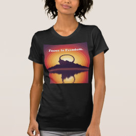 Camiseta El enfoque es libertad — El arte de la atención cl
