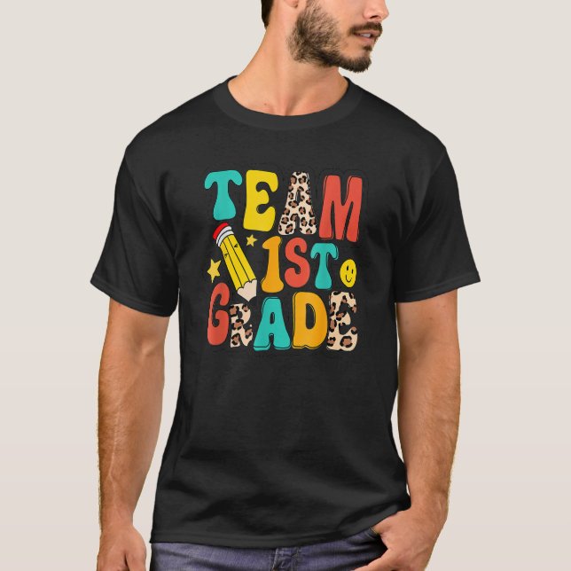 Camiseta El equipo Leopard es el primer profesor de primer  (Anverso)