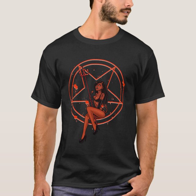 Camiseta El escarnio satánico de las muñecas malvadas (Anverso)
