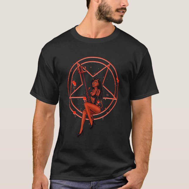 Camiseta El escarnio satánico de las muñecas malvadas (Anverso)