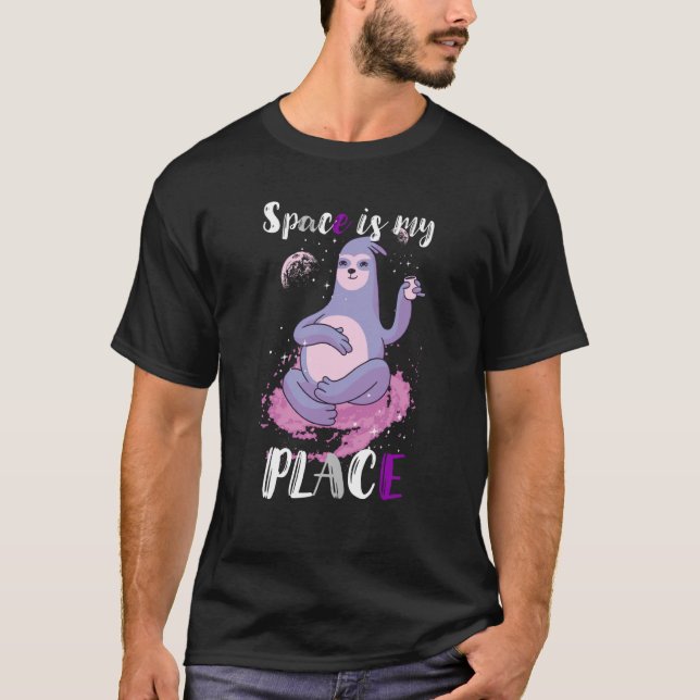 Camiseta El Espacio De Galaxia Asexual Ace Sloth Es Mi Luga (Anverso)