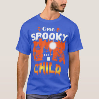 Camiseta El espeluznante diseño de Halloween acosado por la