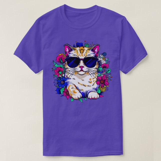 Camiseta El gato británico dulce y las flores hermosas (Diseño del anverso)
