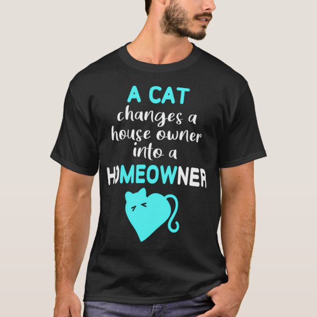 Camiseta El gato cambia el propietario de la casa a un elem (Anverso)