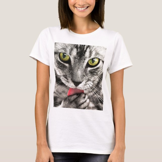 Camiseta El gato se lame (Anverso)