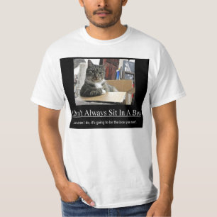Camiseta El gato se sienta en caja…