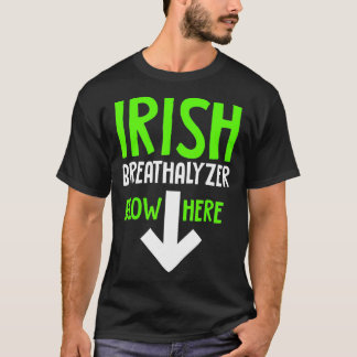 Camiseta El gracioso alcoholímetro irlandés sopla aquí a lo