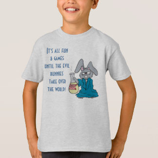 Camiseta el gracioso loco científico conejito se apoderó de