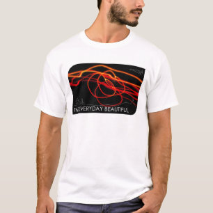 Camiseta El hermoso diario - remolino rojo de la noche