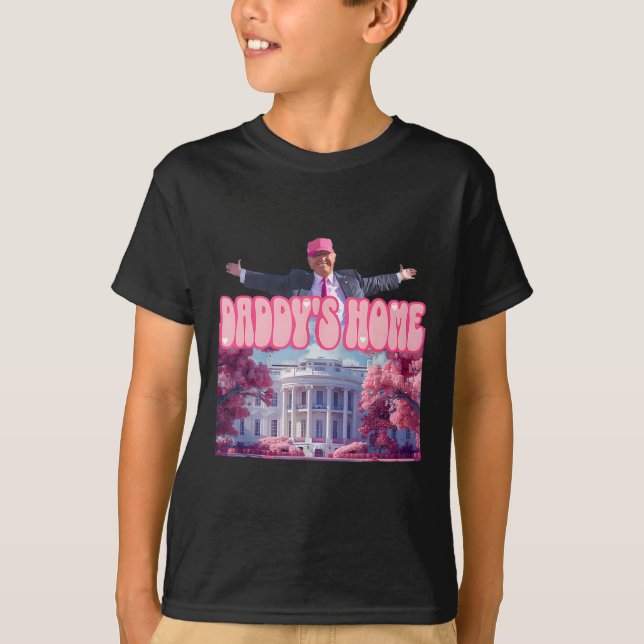 Camiseta El hogar de papá, Trump rosa, Trump, ganó el 2024 (Anverso)